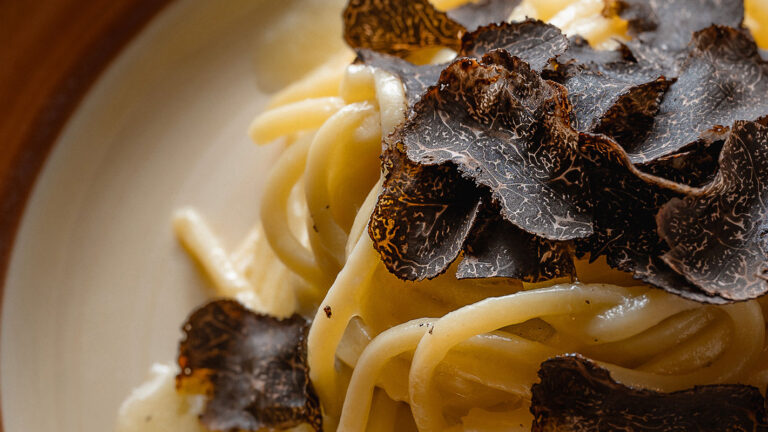 Pasta fresca con tartufo nero tipica toscana - Trattoria Il Giardino